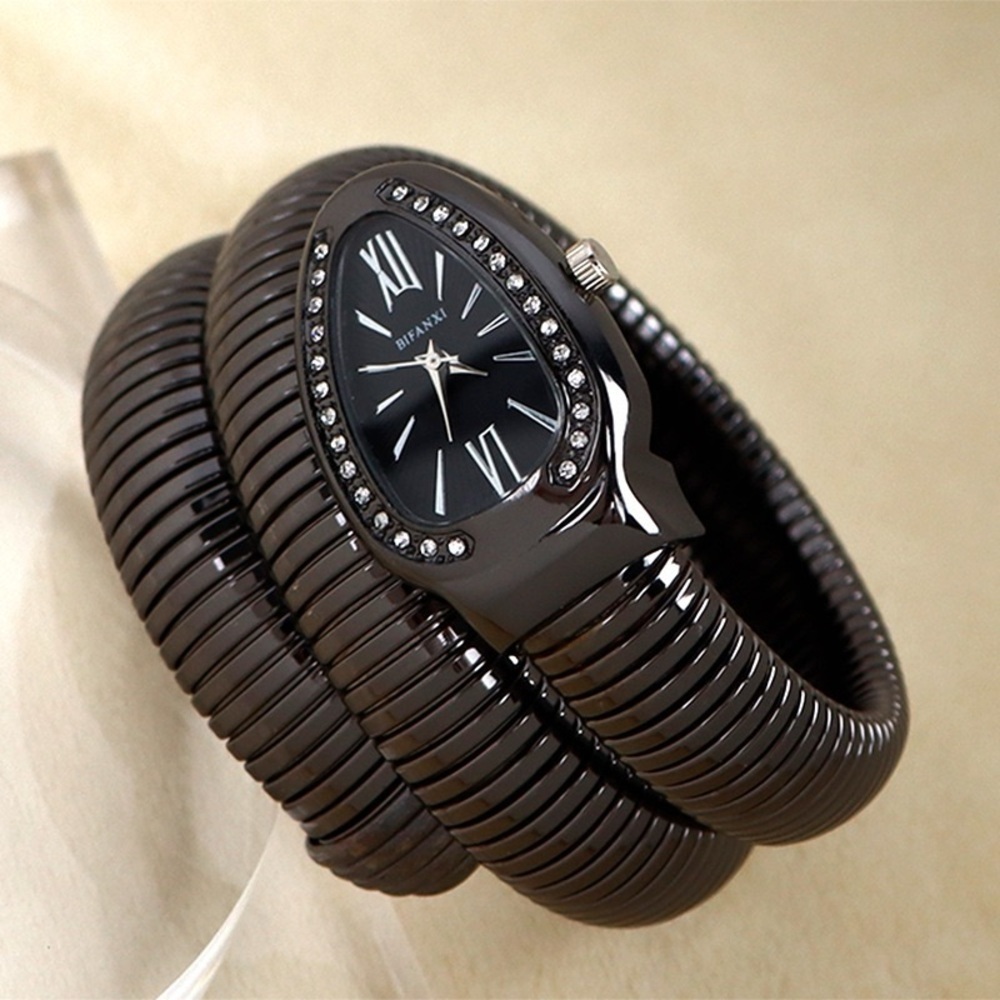 Elegant Serpentine-Style Watch – Black Tone 🖤